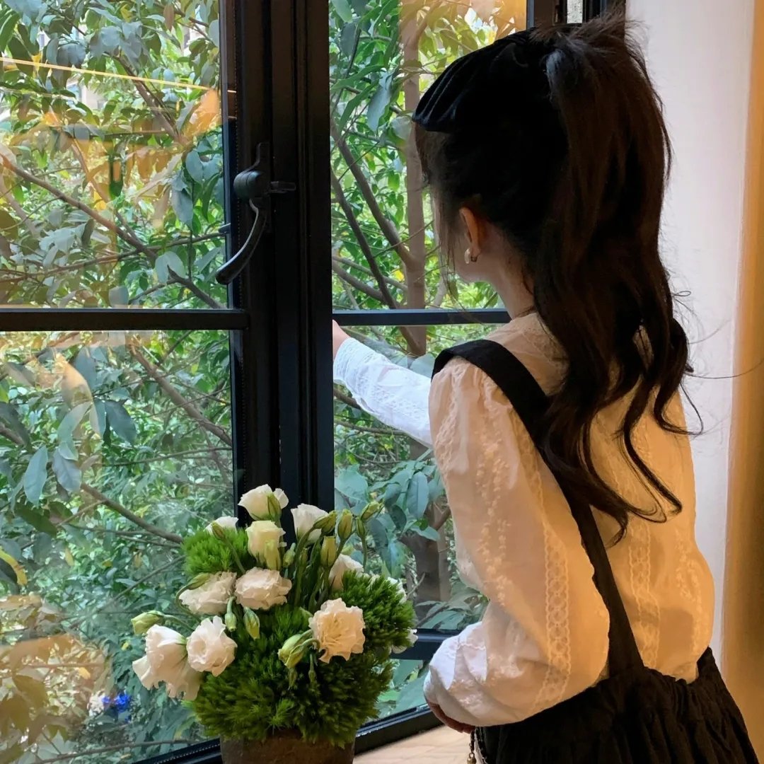 艳阳春水惊鸿